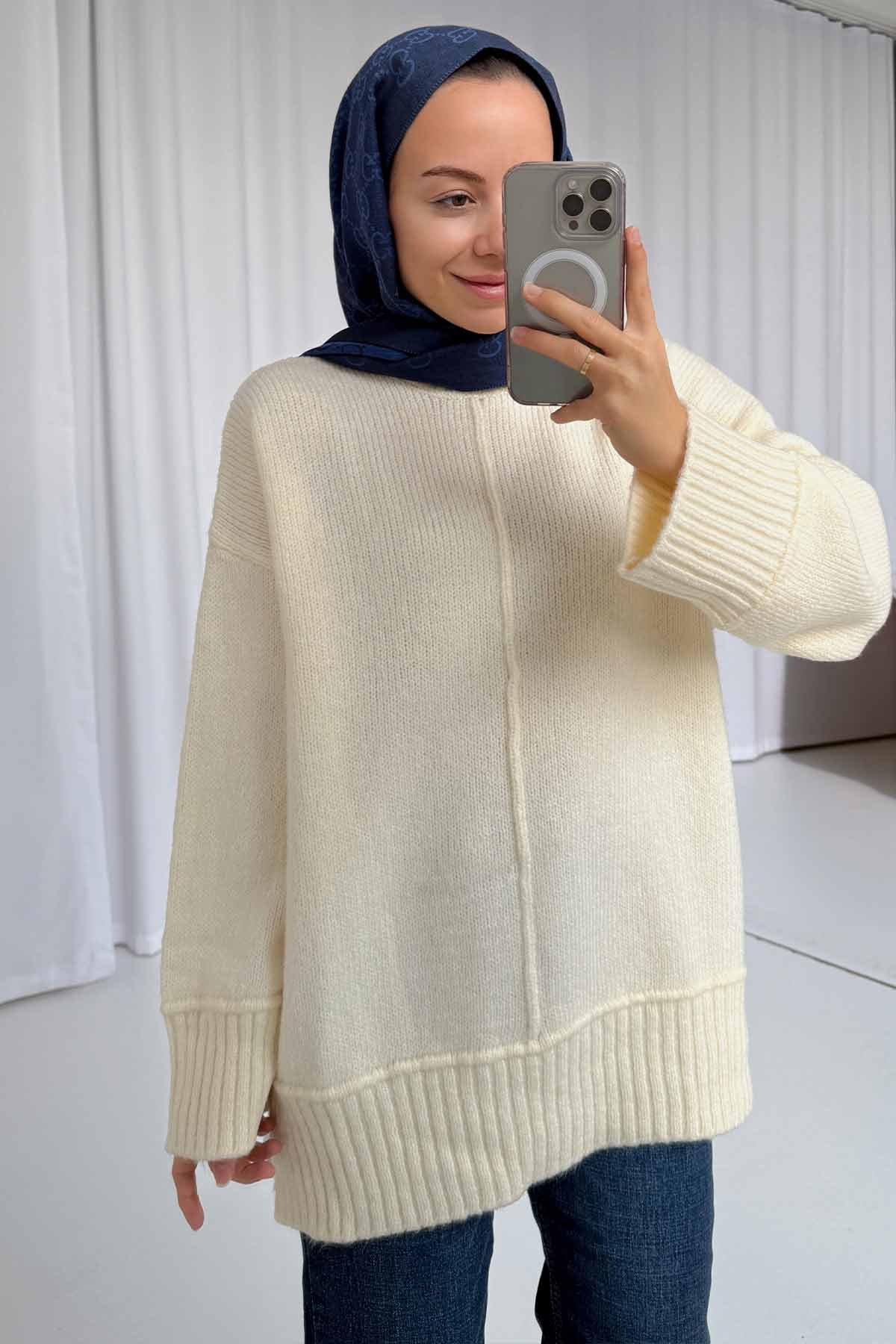 Crew Neck Low Sleeve Oversize Sweater - Cream