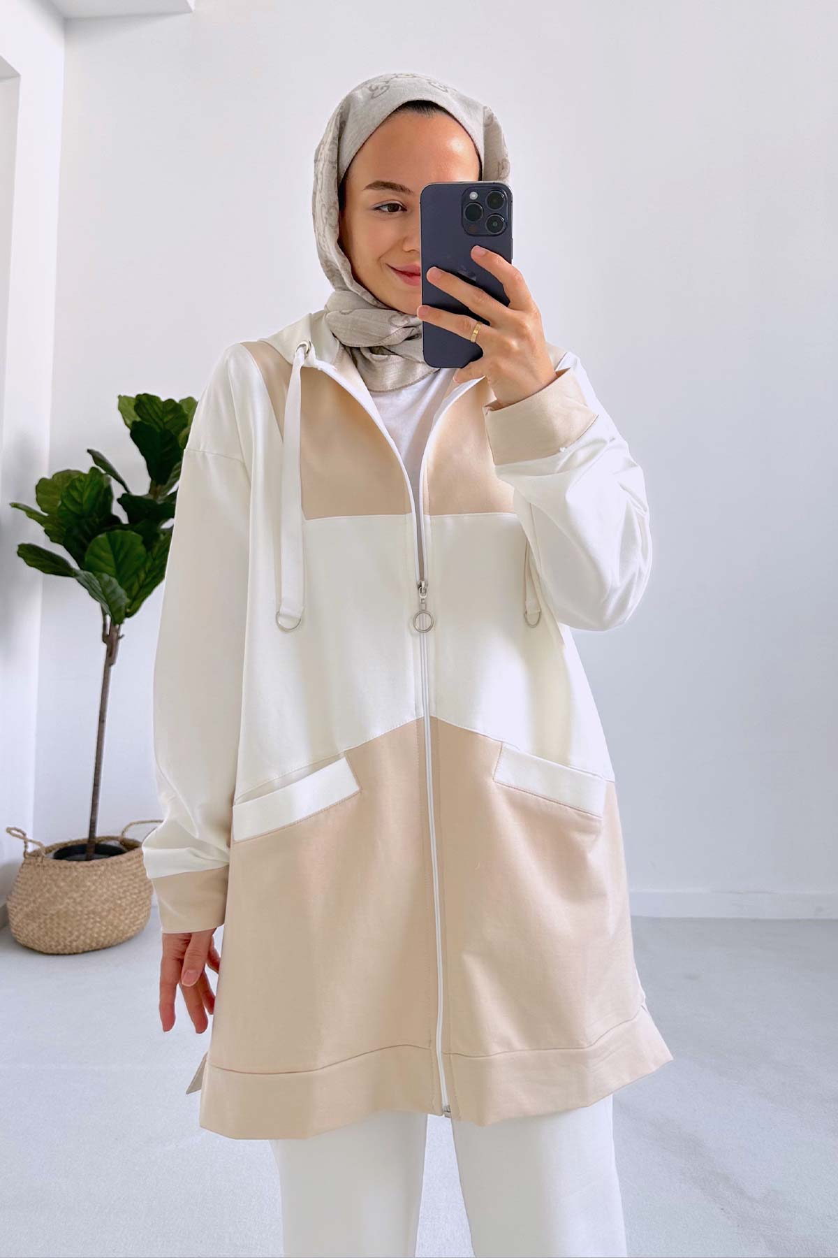 Color Blocked Hooded Suit - Beige