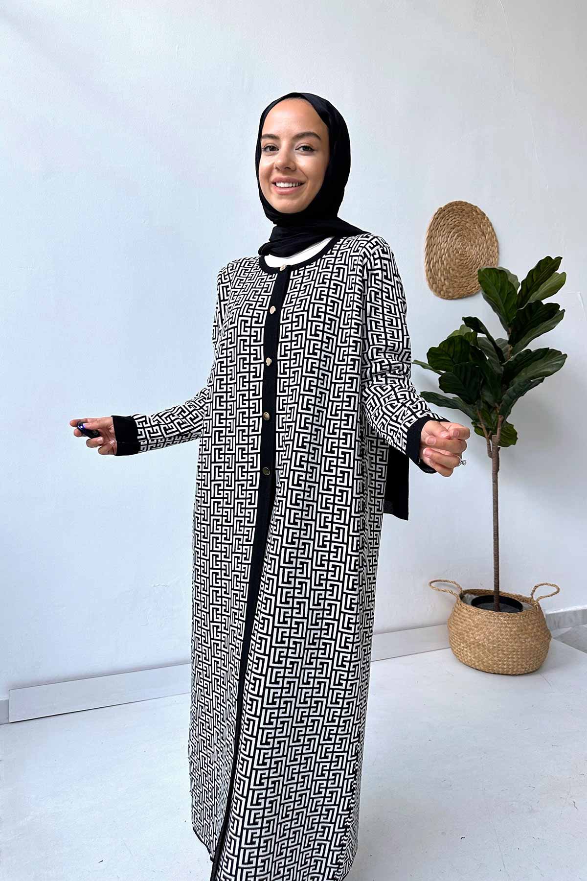 Black/White Patterned Cardigan