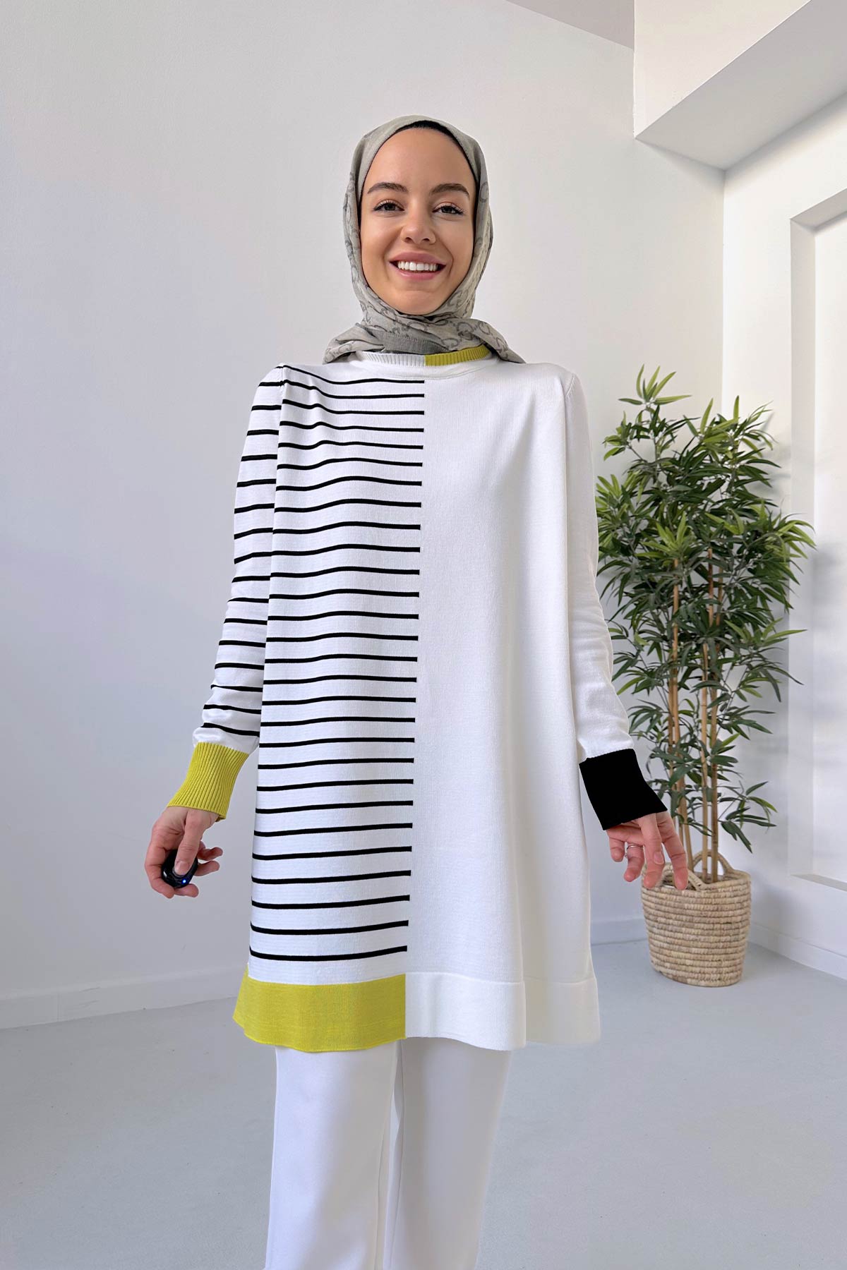 Line Detail Mercerized Tunic - White/Oil Green