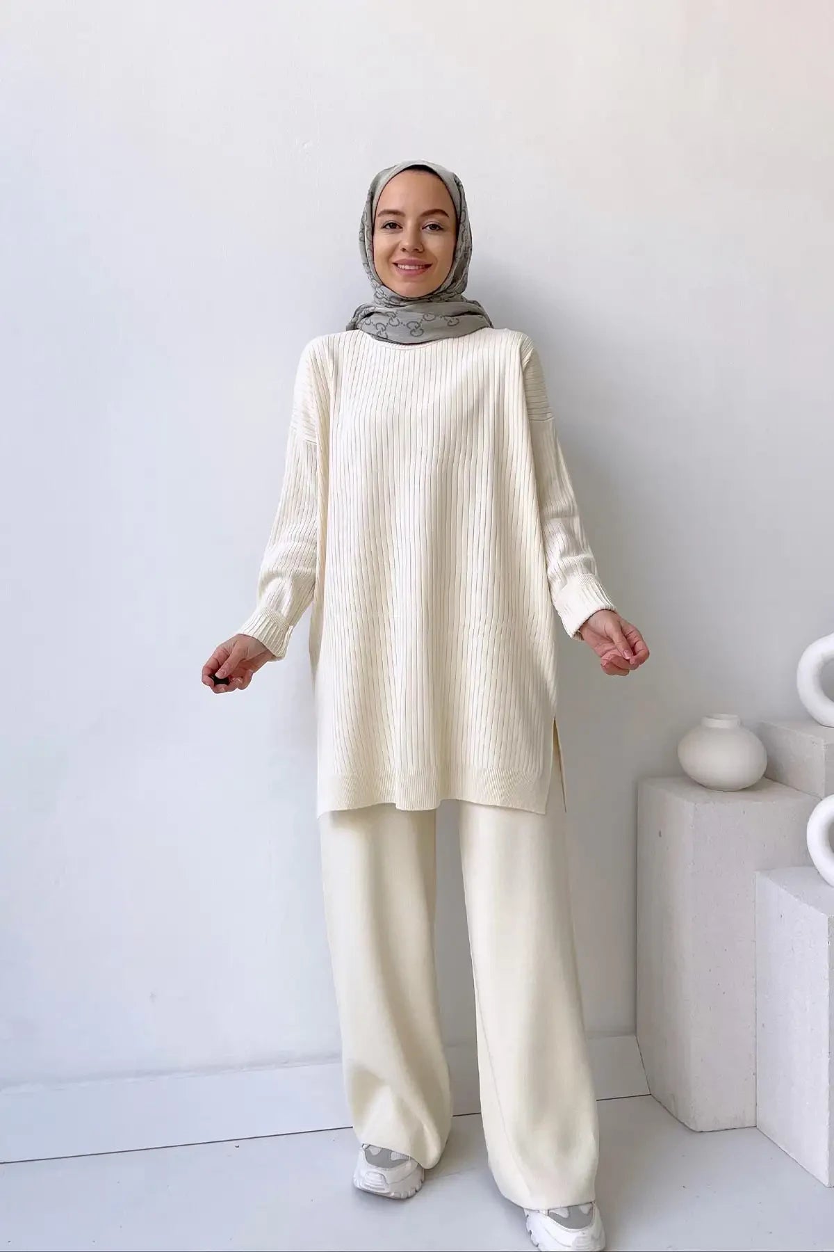 Anje Knitwear Suit - Beige