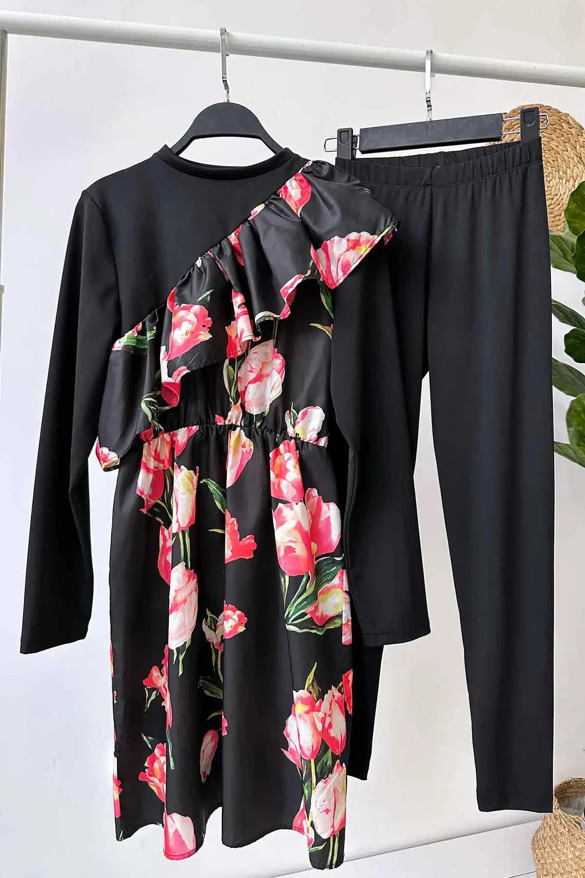 Tulip Ruffle Detail Hijab Swimsuit/Burkini - Black