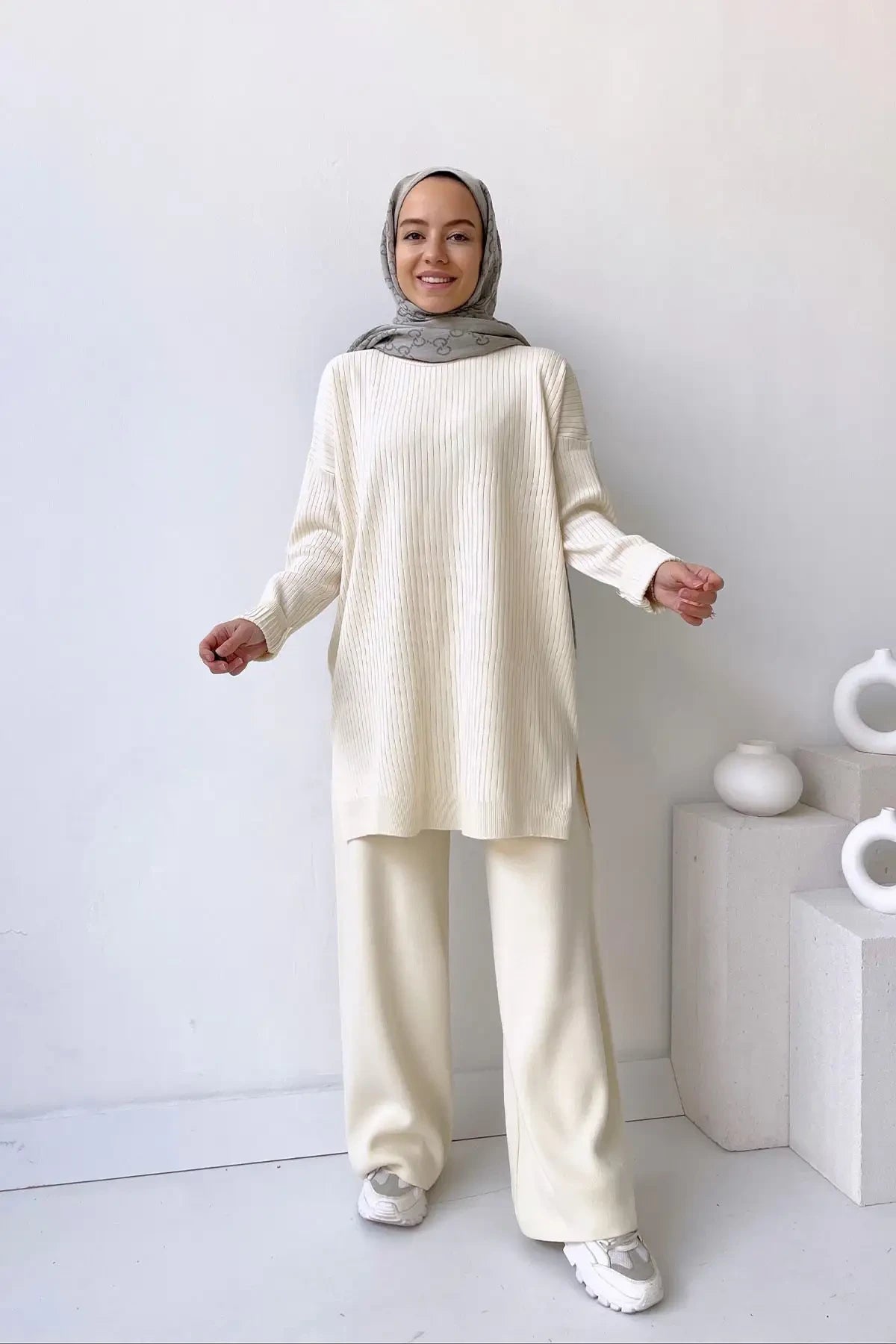 Anje Knitwear Suit - Beige