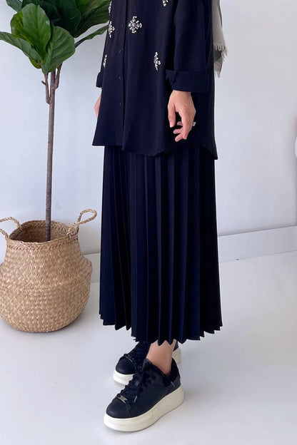 Long Pleated Skirt - Black