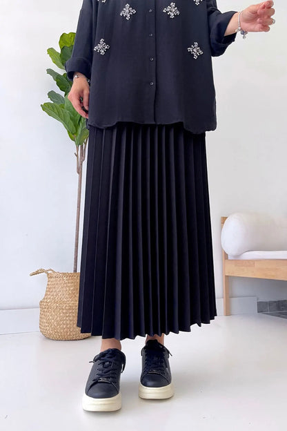 Long Pleated Skirt - Black