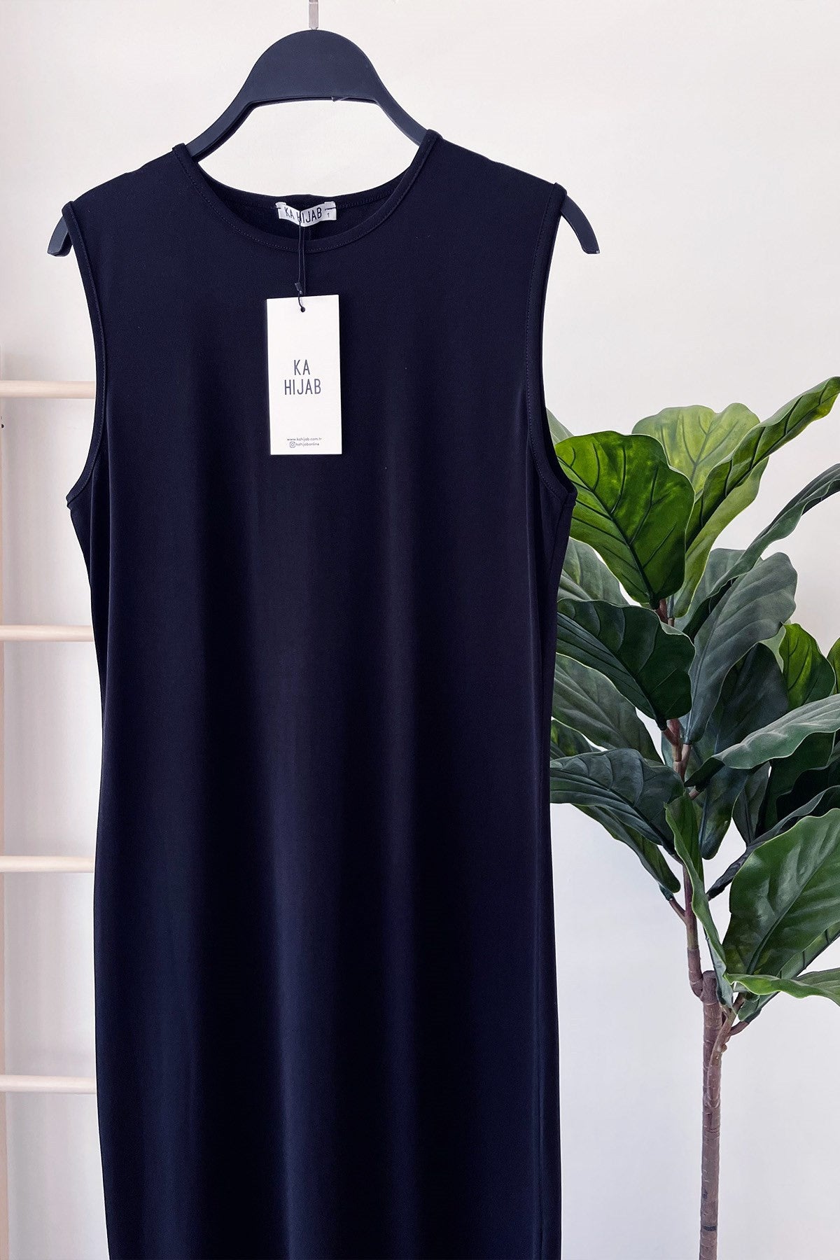 Sandy Sleeveless Dress - Black