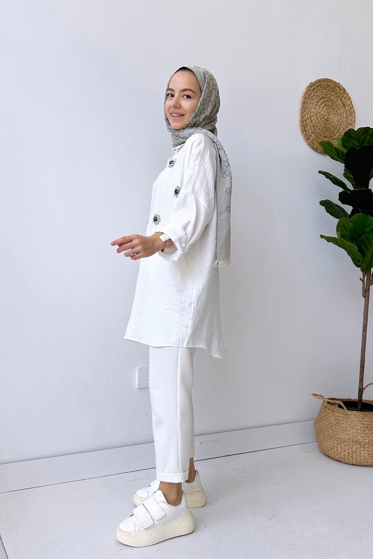 Embroidered Linen Shirt - White