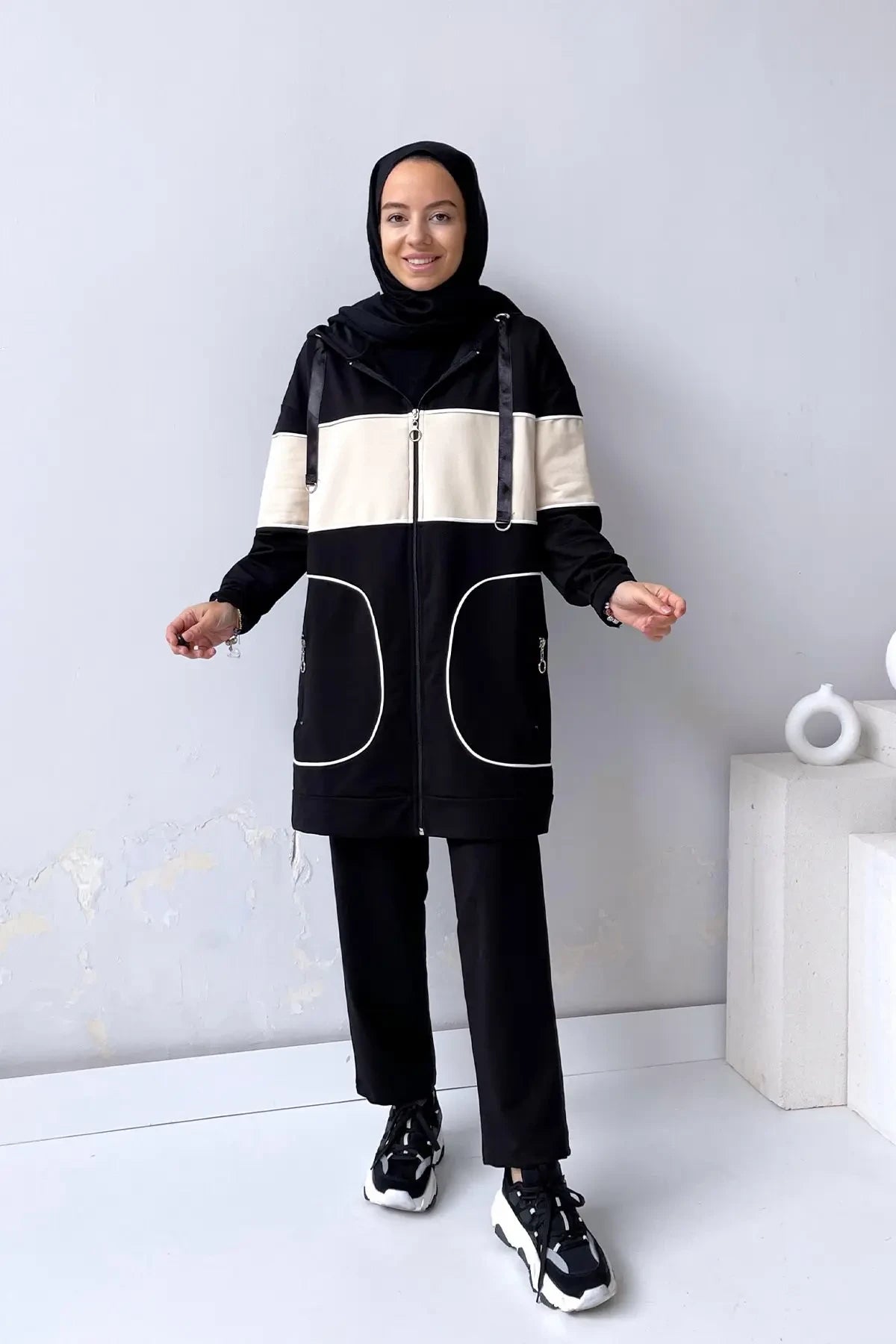 Hoodie Line Suit - Black