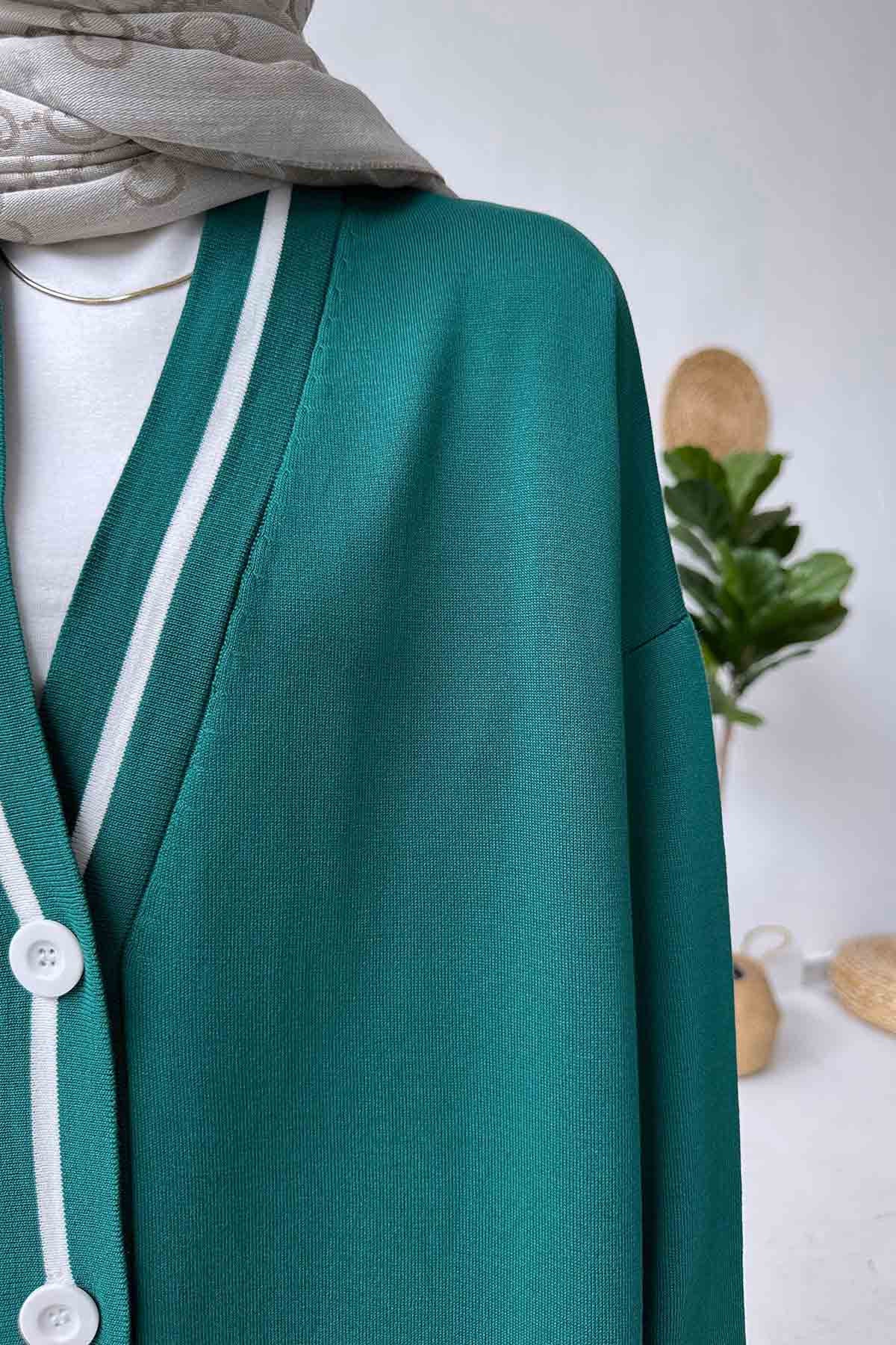 Line Detail Button Mercerized Cardigan - Emerald Color